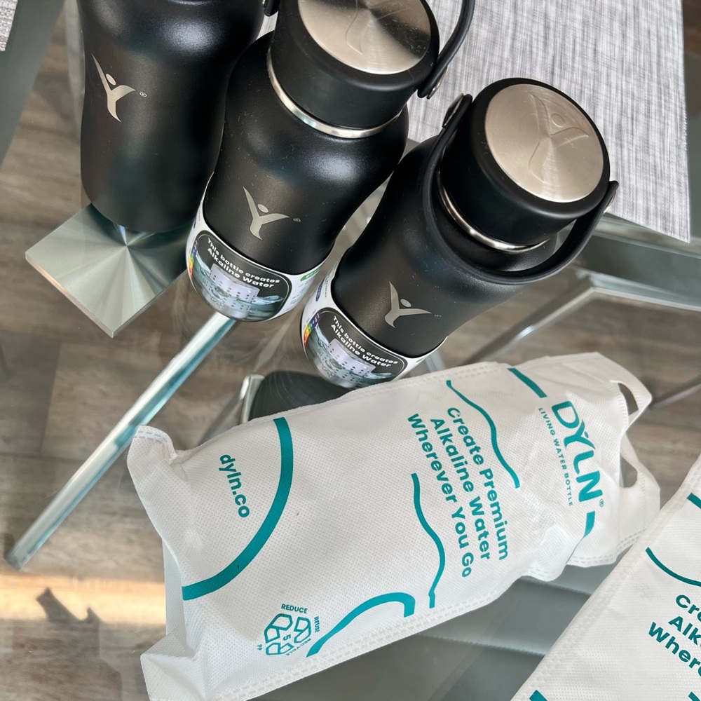 Dylan Black Stainless Steel Water Bottles
3 bottles available in black & 1 blue
